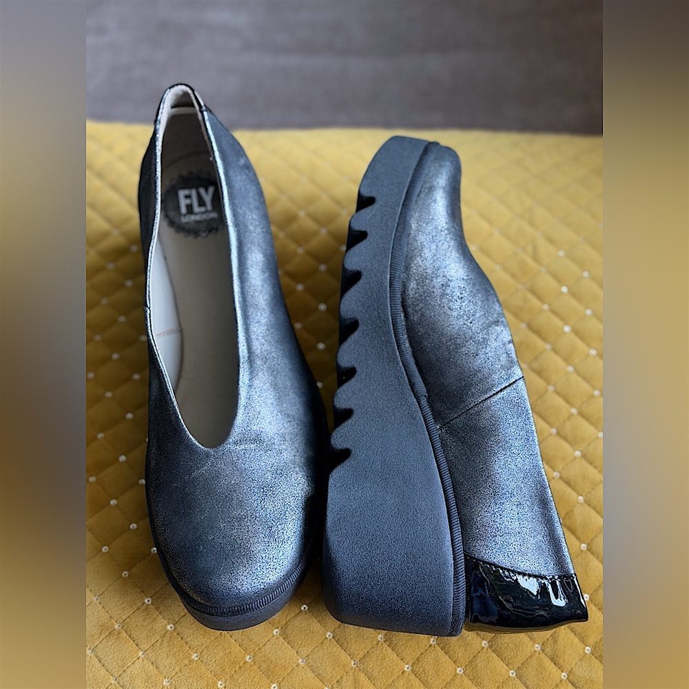 FLY London Women’s Beso246FLY Metallic Gray Platforms UK40 US9